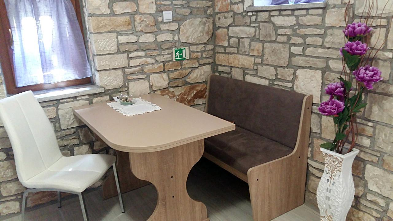 Apartment Rusnjak Novigrad  ภายนอก รูปภาพ